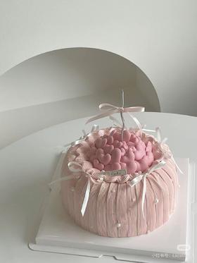 粉色系爱心款蛋糕