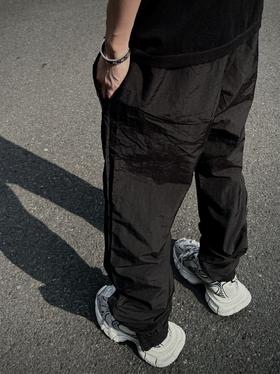 B家 24fw科技府绸反转倒置刺绣字母运动长裤