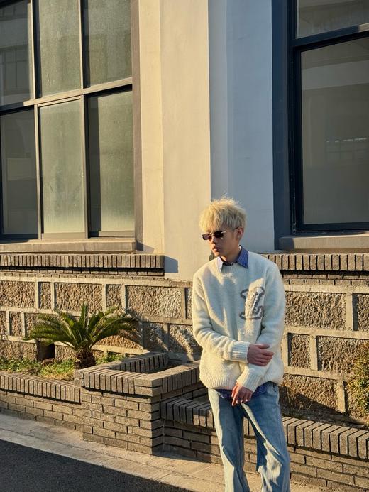 驴家 25ss嵌花镜像米白圆领羊毛耗牛毛套头毛衣 商品图5