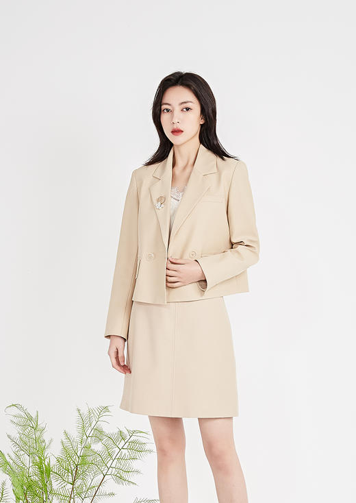 NUTS春季新品时尚翻领气质百搭短外套女211041035 商品图0