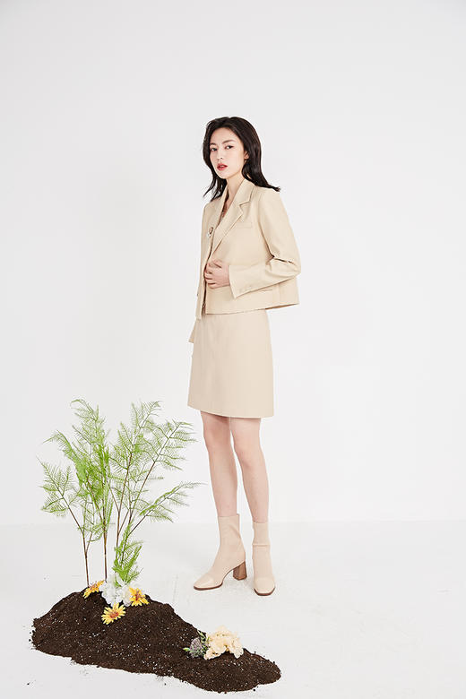 NUTS春季新品时尚翻领气质百搭短外套女211041035 商品图2