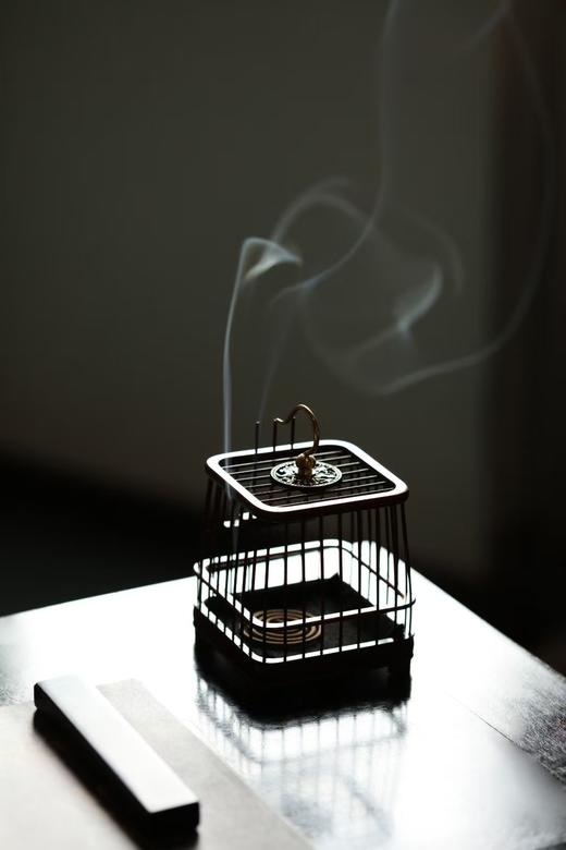 小叶紫檀【玲笼】香炉 商品图1