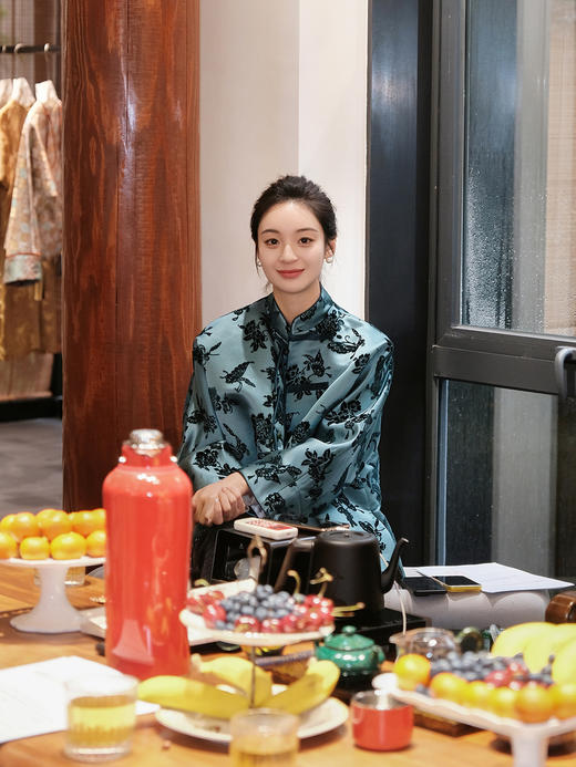 盛唐牡丹| 水绿色蝶恋花纹漳缎外套 商品图0