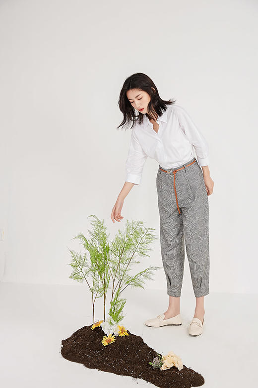 NUTS春季新品时尚经典黑白格长裤女211073058B 商品图8