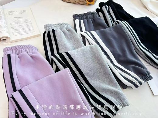 【两件69元 拍两件自动减价 单件不发货】心唯爱春韵侧条儿童卫裤NF515，选用高级的弹性织带作为侧边条原料，撞色搭配，宽边弹性松紧带设计，不勒小肚子 商品图1