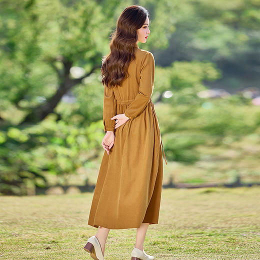 HR-SYY2663文艺气质连衣裙2025女式春季新款长袖时尚收腰显瘦娃娃领中长裙 商品图1