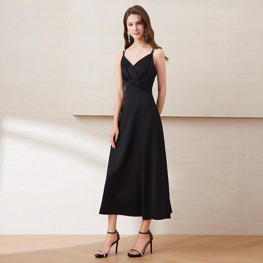 EITIE爱特爱夏季新款显瘦气质洋气吊带连衣裙7707405 商品图3