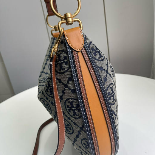 TORY BURCH T Monogram 老花满印可拆卸肩带编织 提花皮革饰边 新月包单肩斜挎手提包 迷你 女款 海军蓝（CB） 商品图2