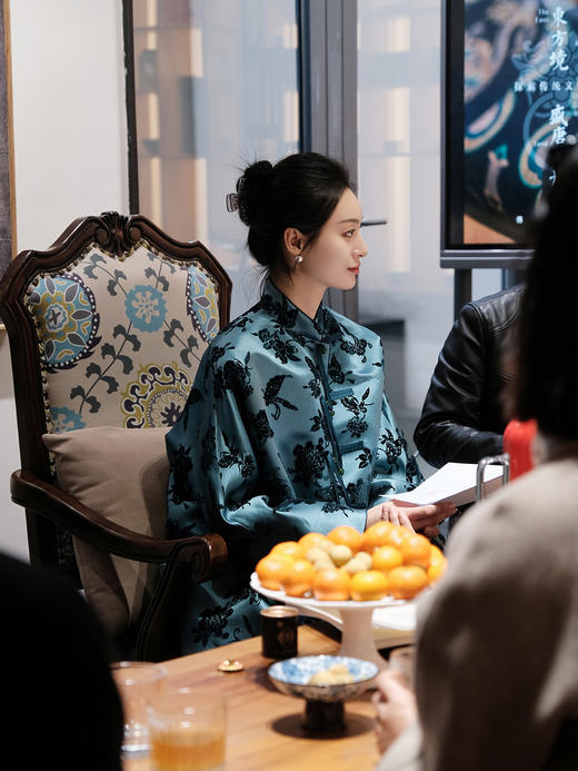 盛唐牡丹| 水绿色蝶恋花纹漳缎外套 商品图1