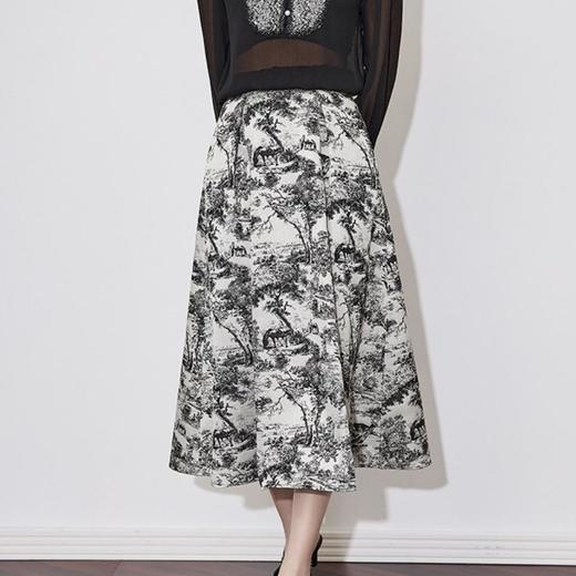 【高货wl】全新升级【铂金会员257/天猫339/差价82】(03909) 洛诗琳2025春季新中式水墨画浮雕提花优雅通勤遮肉半身裙 商品图2