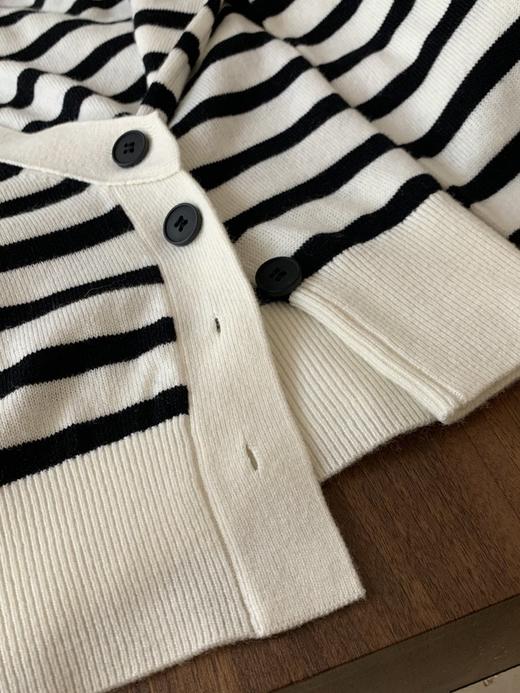 【高品质私服】【ED羊毛羊绒交叠V领条纹开衫】触感柔软细腻，弹性佳，穿着舒适G0751-CC【无标出货 介意慎拍】 商品图14