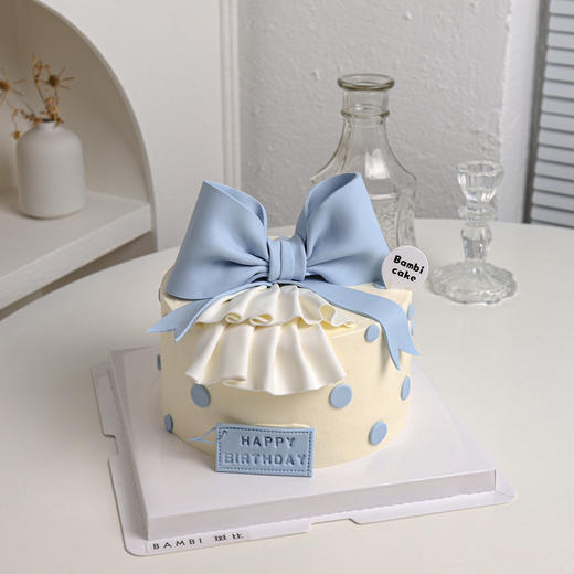 甜美裙边蝴蝶结蛋糕 商品图1