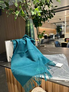 国内现货maxmara孔雀蓝羊绒围巾1350元配购物袋