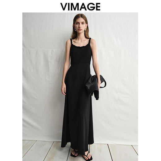 VIMAGE纬漫纪时尚露背基础款简约宽吊带黑色礼服连衣裙2025春季新款V2377905 商品图0