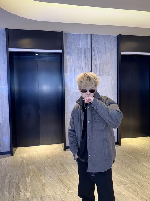 M家 24fw 丝绒质感灰色长款羽绒服 商品图3