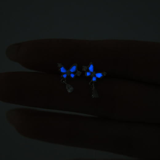 【夜光】卡蒂罗/KADER 接住招财的蝴蝶玄学！梦幻夜光蝴蝶耳钉  在逃公主小众轻奢设计 闪耀百搭养耳洞#好运 商品图6