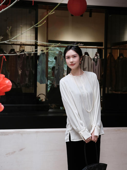 盛唐婧| 新中式真丝丝绒上衣-白色 商品图0