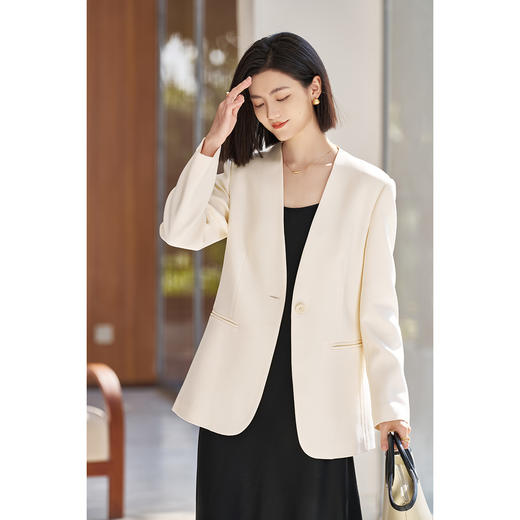 米思阳2026春季新款时尚无领通勤风西装高级感挺阔修身醋酸上衣女 商品图1