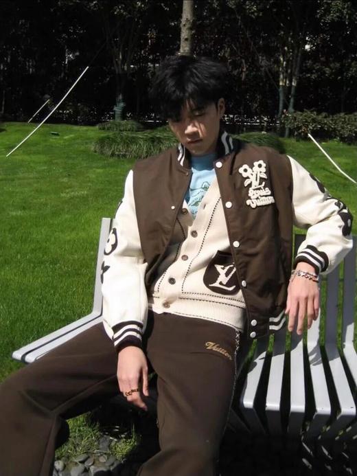 驴家 24fw Tyler秀款手臂老花卡其色棒球服棉服夹克 商品图6