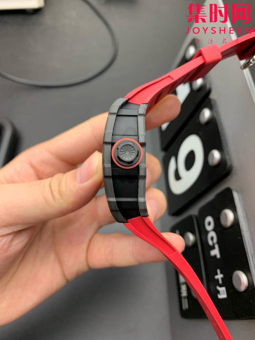 KV理查德米勒RM35-02系列 男士腕表 表壳和底盖釆用高密度进口NTPT碳纤维材料 商品图2