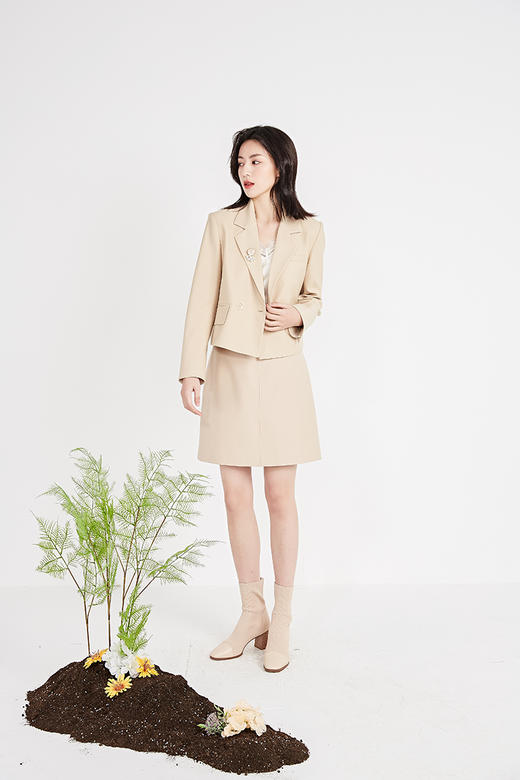 NUTS春季新品时尚翻领气质百搭短外套女211041035 商品图7