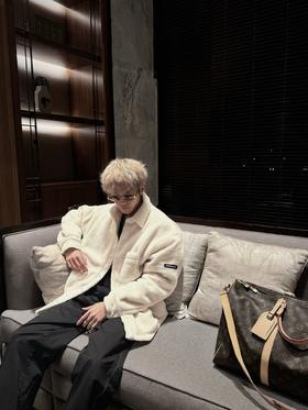 B家 24FW 羊羔绒夹克外套黑白两色