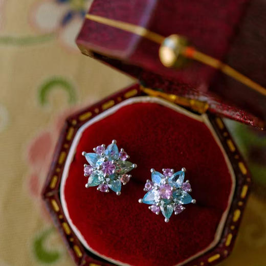 龢盒原创 粉蓝配色群镶宝石耳钉 商品图0