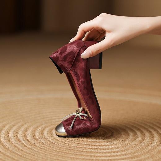 【预售5天】春季拼色真皮蝴蝶结软底女鞋法式复古国风粗跟单鞋女LD&7258 商品图1