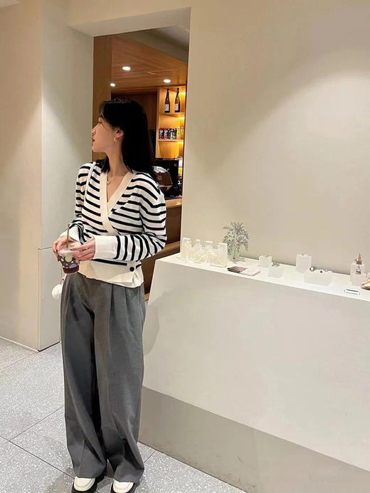 【高品质私服】【ED羊毛羊绒交叠V领条纹开衫】触感柔软细腻，弹性佳，穿着舒适G0751-CC【无标出货 介意慎拍】 商品图2