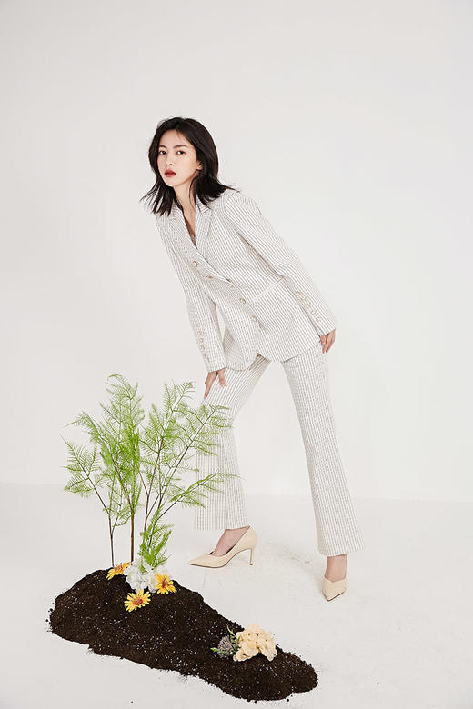 NUTS春季新品时尚修身显瘦休闲长裤女211073083B 商品图4