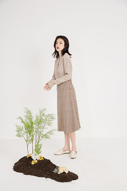 NUTS春季新品时尚半身裙女211063037 商品图2