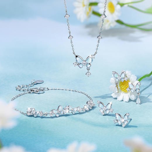 【夜光】卡蒂罗/KADER 接住招财的蝴蝶玄学！梦幻夜光蝴蝶耳钉  在逃公主小众轻奢设计 闪耀百搭养耳洞#好运 商品图8