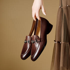 【预售5天】时尚百搭英伦风春季新款真皮复古圆头中跟金属扣乐福单鞋MBJR&6814