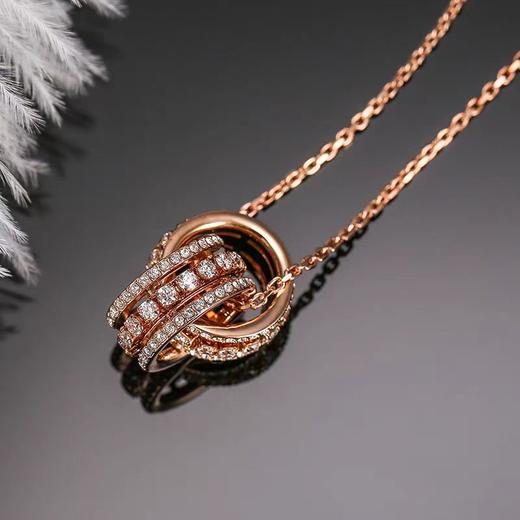  SWAROVSKI 施华洛士奇环环相扣女士项链玫瑰金色 商品图4