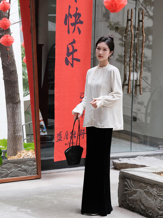 盛唐婧| 新中式真丝丝绒上衣-白色 商品图1