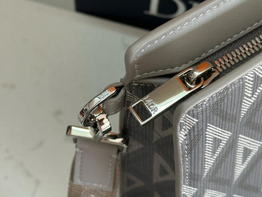 春季特惠💰550 男士手拿包 Oblique 印花2ESCA483 尺寸：27×19.5×6厘米（长×高×宽） 商品图6