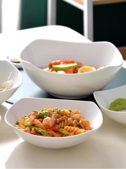 👊出口欧洲29.9💰4只清仓❗️温柔又不失纯净✨【孟垣纯白8英寸四方碗🌸】 ✅1350°高温烧成，釉下彩工艺🎈 商品图1