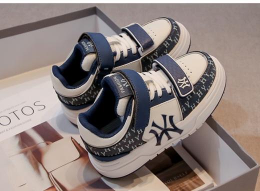 😎欢乐童年，岁愿相伴【岁愿设计款印花款双魔术贴休闲板鞋👏】， 除了良好的品质保证，主打潮流设计❤️， 打造潮童新时尚🌸，还提供1个月的质保服务，☺️请放心选购 商品图1