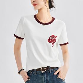 【自】全新升级【铂金会员100/天猫129/差价29】(01853) 洛诗琳2025早春款蛇年刺绣T恤衫女时尚撞色圆领上衣