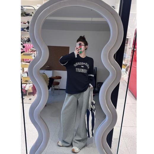 2025新品  蕾蕾同款【绵白氧气】美式字母印花袖口拼蕾丝宽松百搭长袖T 商品图1