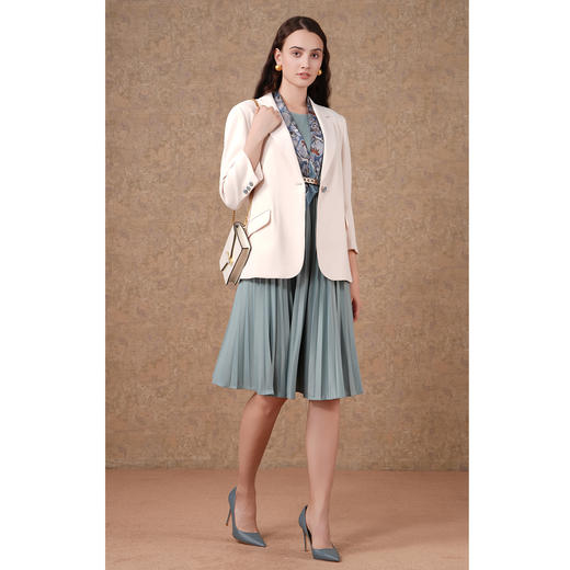 乔万尼新品短外套减龄通勤感修身西装ET3B693 商品图1