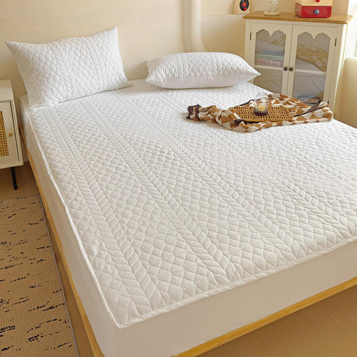 【四季可用】全棉三层夹棉床笠  床垫保护套可机洗水洗 商品图5