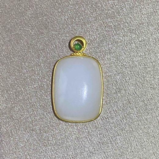 18K古法黄金和田玉（白玉）吊坠--无事牌/方牌15*20mm/配镶翡翠 商品图0