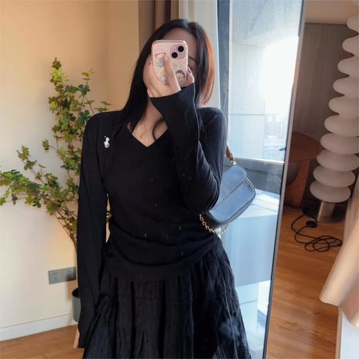 【Triuuchu V领麻感棉长袖T】经典色系 战马系运动休闲风 棉麻质感的优雅和随性 修身设计凸显腰线比 商品图5