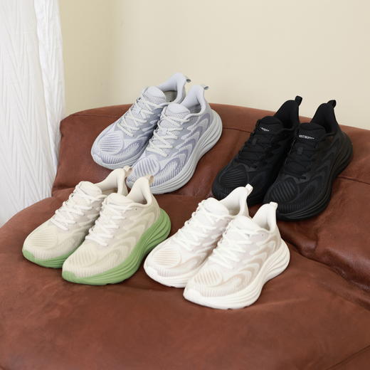 【男女同款】品牌代工厂出品！秋冬男女缓震厚底耐磨透气回弹运动鞋JB24101，又轻又软又弹，防油防污防泼水鞋面、鞋楦加宽，好穿到爆！ 商品图1