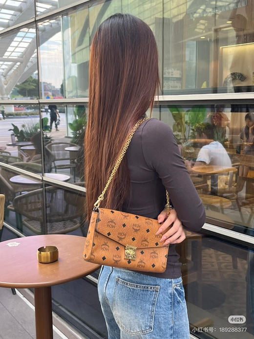 𝗠𝗖𝗠 新版中号信封包✉️纯链条 商品图0