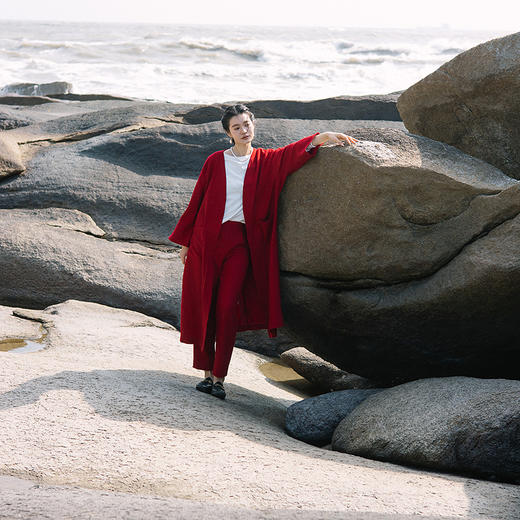 绽放旅行女装071朵/定染红天丝亚麻斜纹设计感复古宽松开襟长外套 商品图3