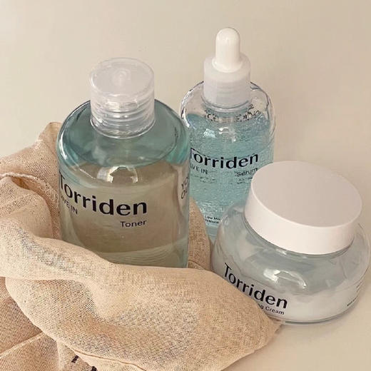 外盒瑕疵来捡漏！无敌补水！桃瑞丹Torriden低分子5D玻尿酸精华液50ml 商品图9