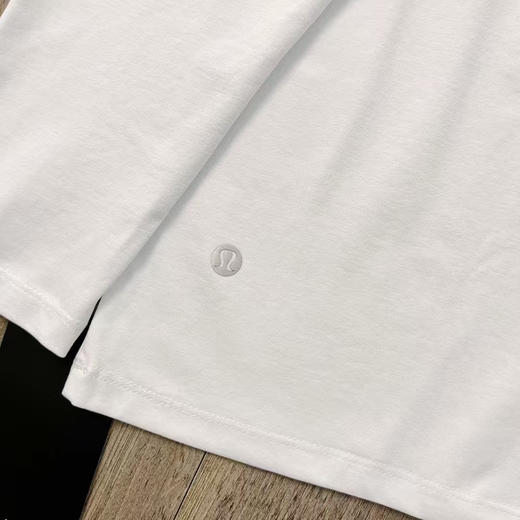 原单正品露露Fundamental 男士速干长袖T恤！打底衫。
超值一盒2件装！白➕藏青
尺码: M-XXL 商品图12