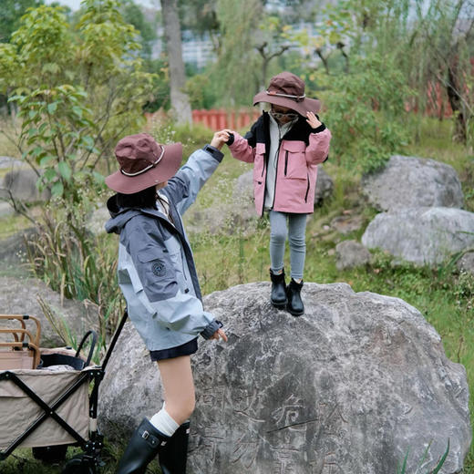 【情侣亲子款户外摇粒绒3合1冲锋衣外套】 全家出行一次配齐 大牌代工厂出品 各种细节超到位 寒风不侵 温暖守护 商品图7